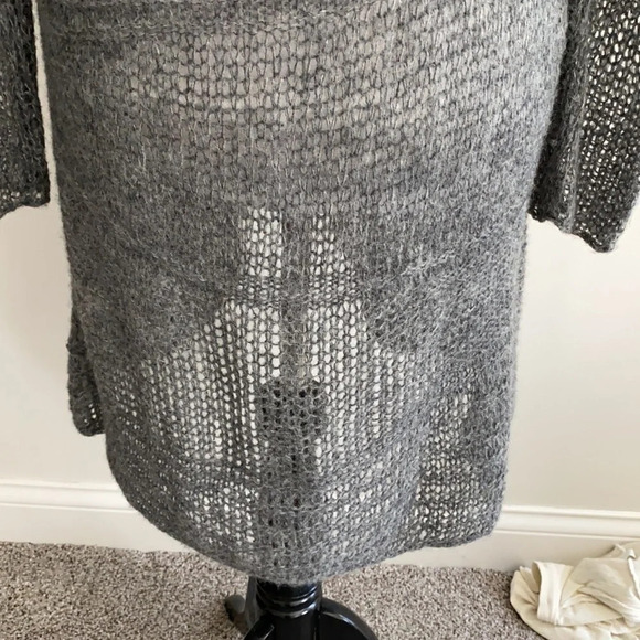 •Eileen Fisher• The softest prettiest sweater❤️❤️ - Picture 6 of 8